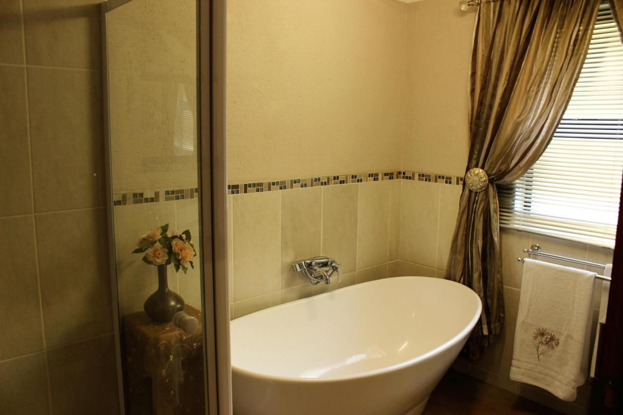 Ibis Way Guest House Hartbeespoort Exterior photo